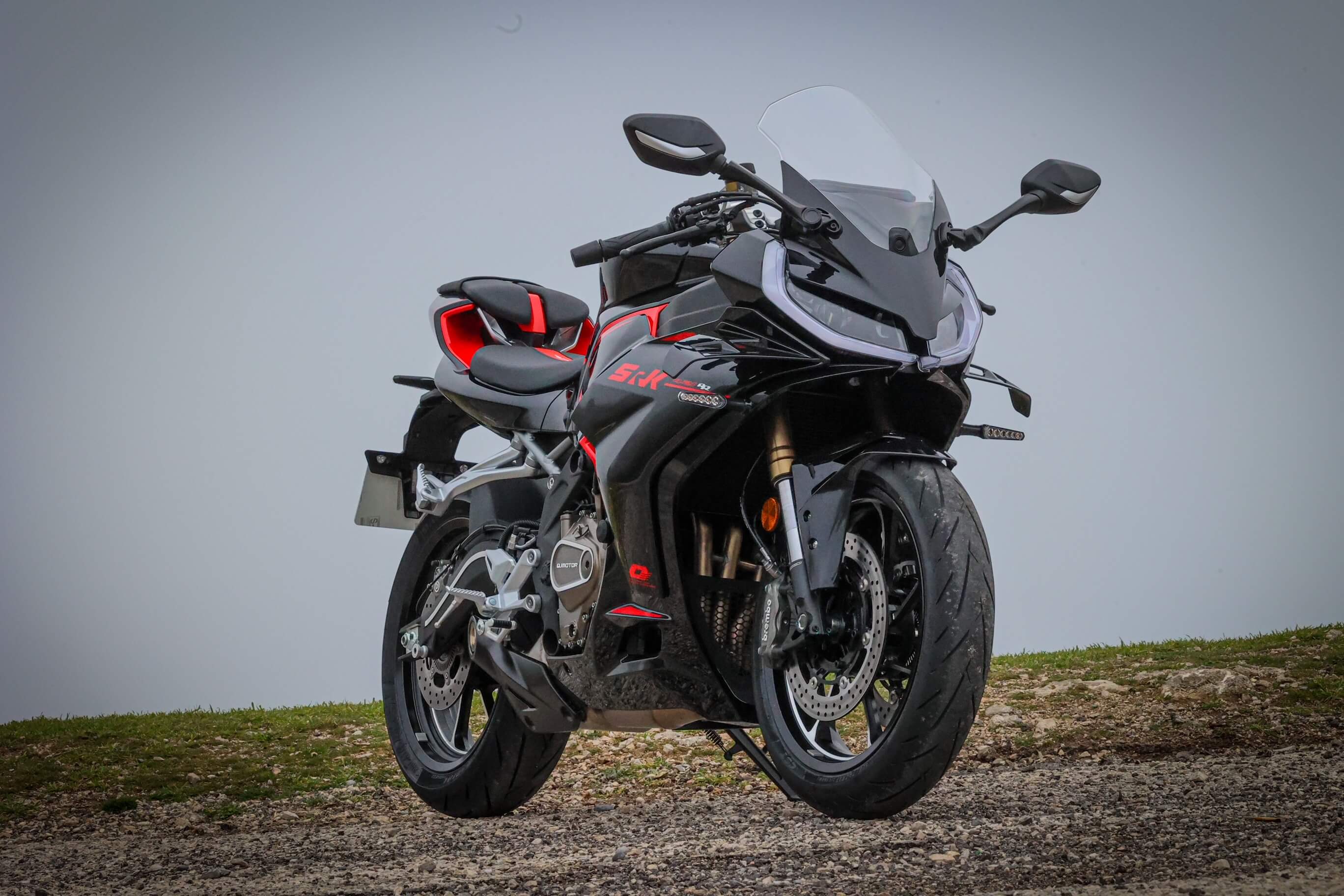 QJMOTOR SRK 421 RR vue avant