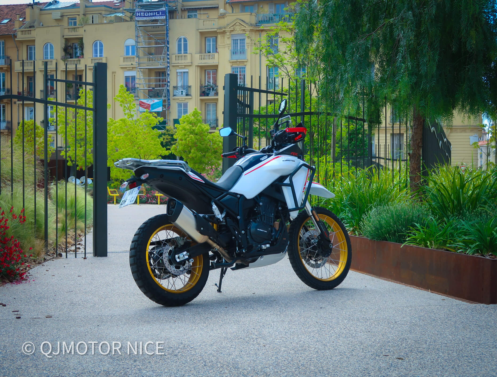 QJMotor SRT 450 SX profil