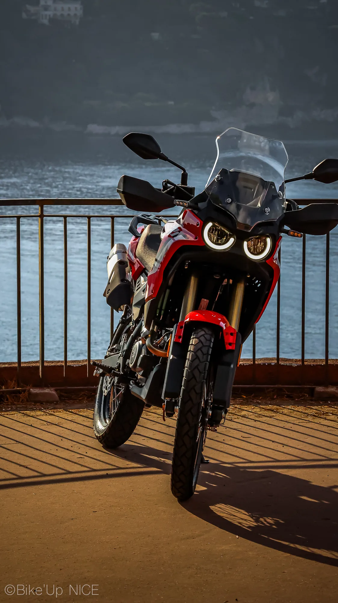 Profil de la QJMOTOR SRT 125 DX, trail 125 2026